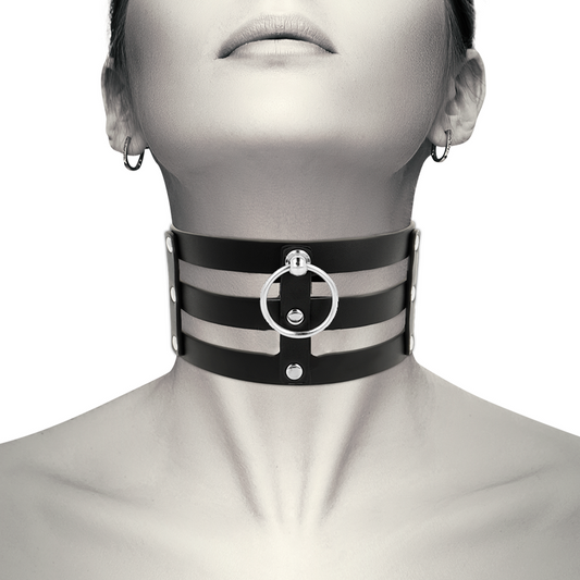 GARGANTILHA DE COURO VEGANO ESTILO FETISH